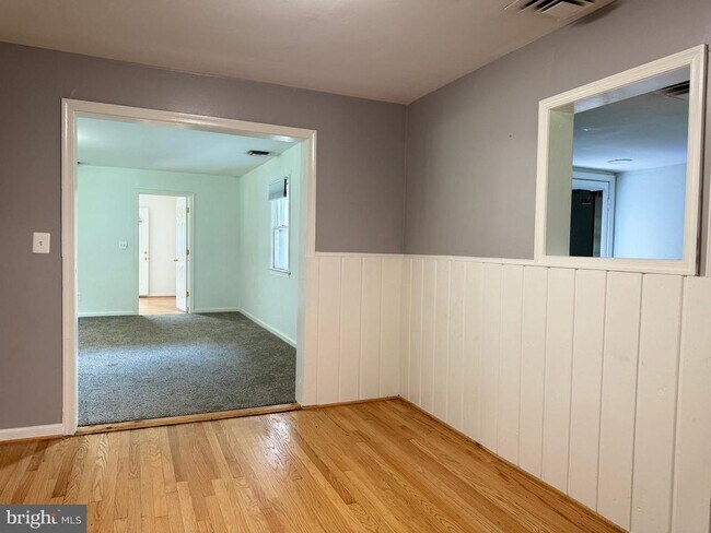 Building Photo - 5865 Websters Way