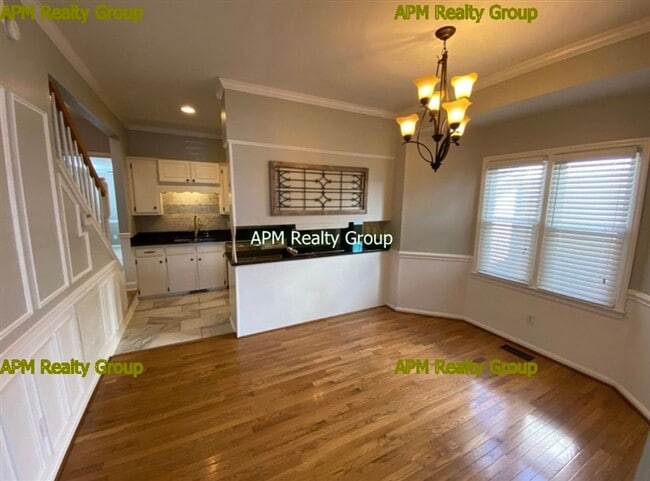 Building Photo - Desirable West Columbia Location
