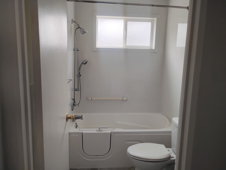 Building Photo - 5080 S 4420 W