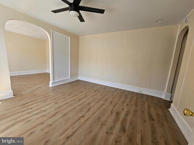 Building Photo - 718 S 52nd St