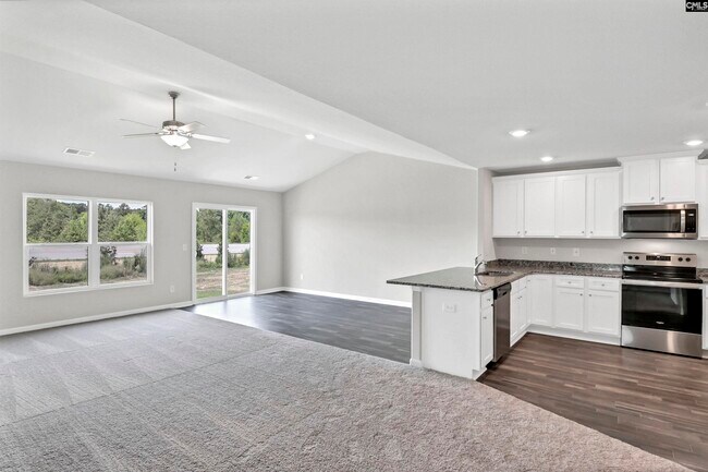 Building Photo - 807 Red Berry Ln