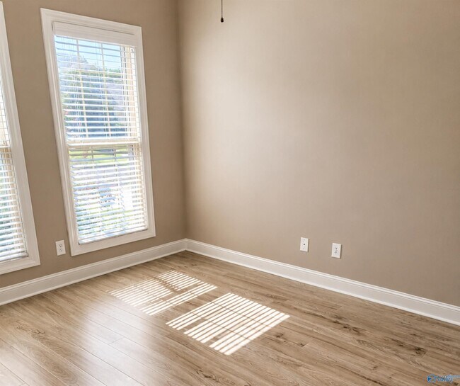 Building Photo - 204 Grove Village Way