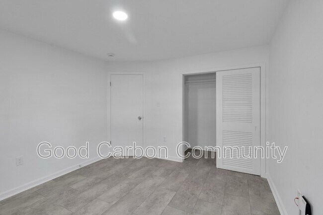 Building Photo - 209 Summer St