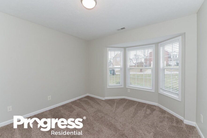 Building Photo - 127 Mary Joe Martin Dr