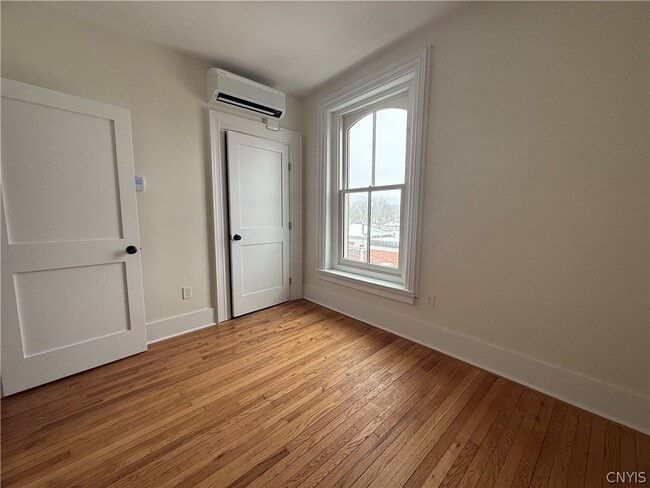 Building Photo - 109 Main St