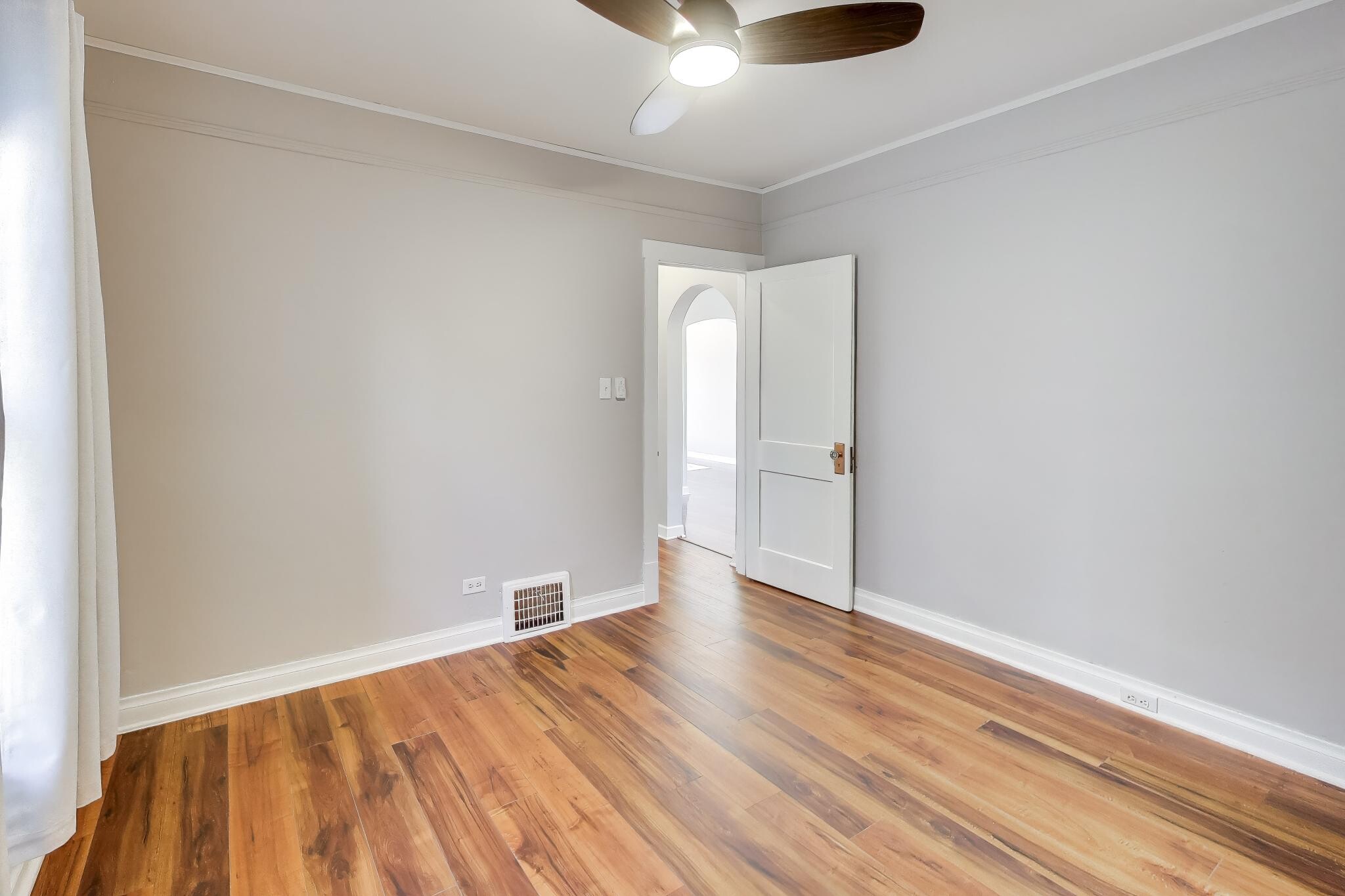 Building Photo - 440 W Main St