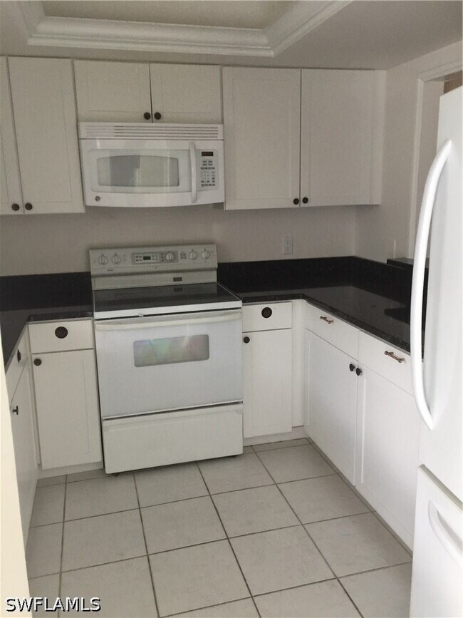 Building Photo - 5651 Rattlesnake Hammock Rd