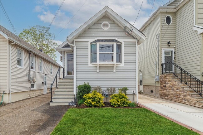 Primary Photo - 120 Lawson Ave