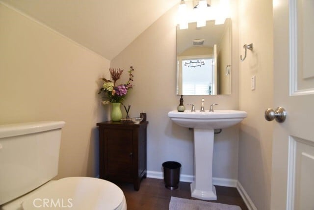 Building Photo - 84 Painted Trellis