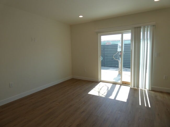 Building Photo - Modern Townhome Community in Prime Mid-City