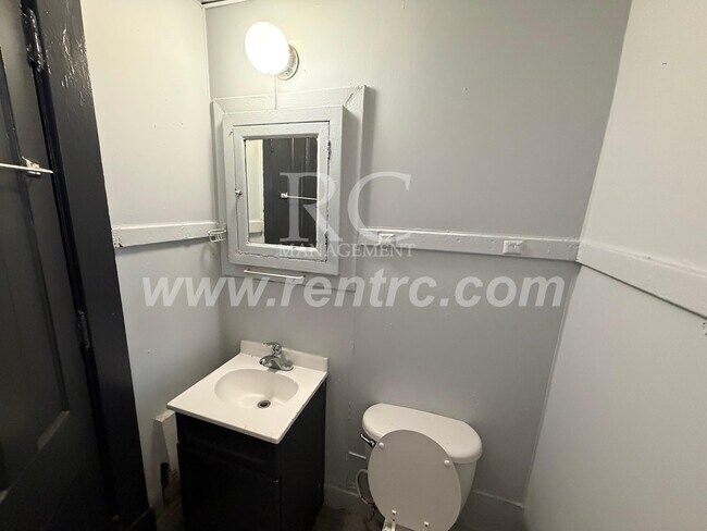 Building Photo - 503.5 Collett-