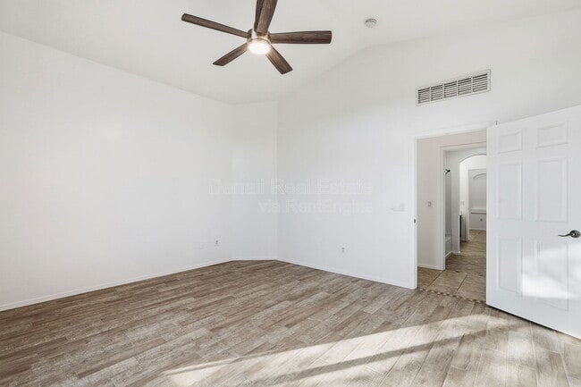 Building Photo - 7159 S Providence Dr