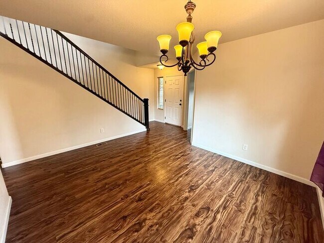 Building Photo - Stunning 4 bedroom/ 2.5 bath home with 2 car Attached Garage in Fort Collins, Colorado
