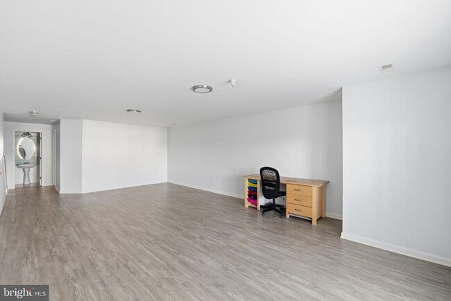 Building Photo - 554 Ellison Ct