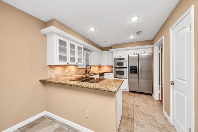 Building Photo - 15126 Trailside Dr