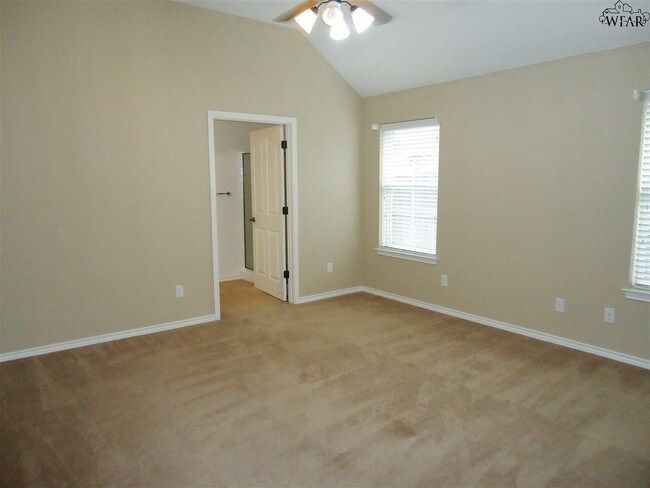 Building Photo - 4823 Belair Blvd