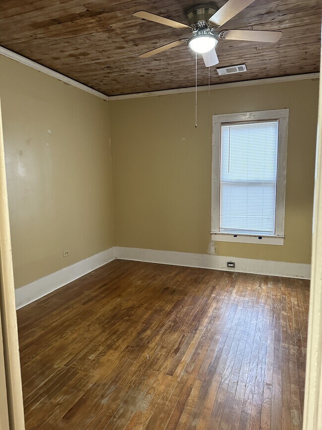 Building Photo - 329 Sanford Ave