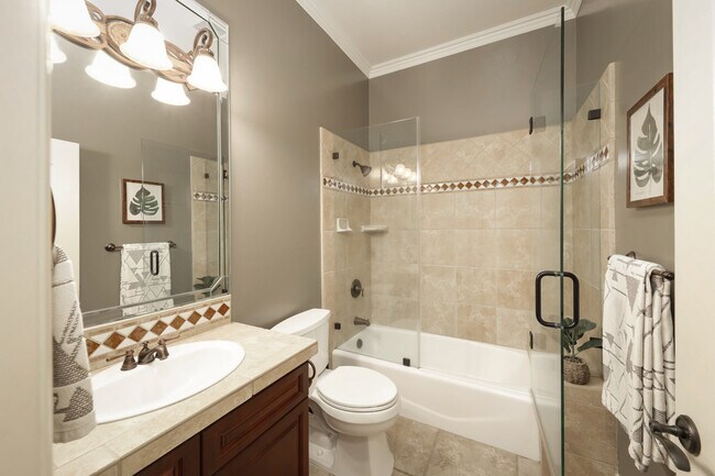 Building Photo - 2510 Tiverton Dr