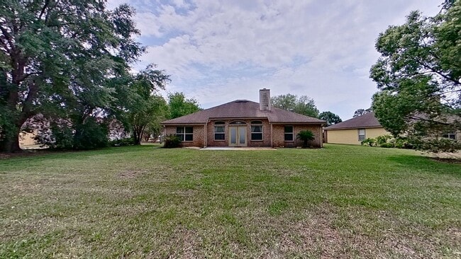 Building Photo - Welcome home - Charming 3 Bedroom in Hatton Chase!