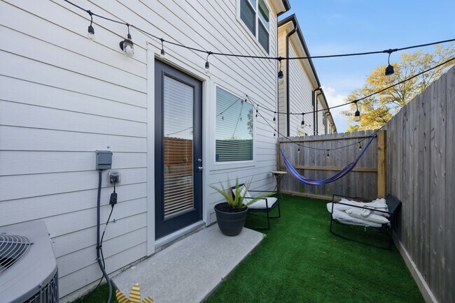 Building Photo - 5929 Haring Ln