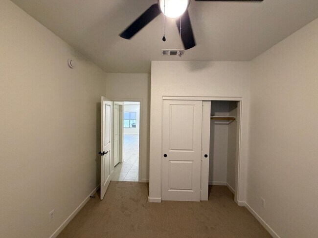Building Photo - Beautifully Remodeled North Peoria Home 3 Bedroom 2 Bath Plus Office