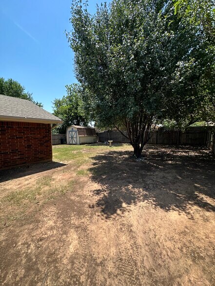 Building Photo - 301 N Morgan Dr