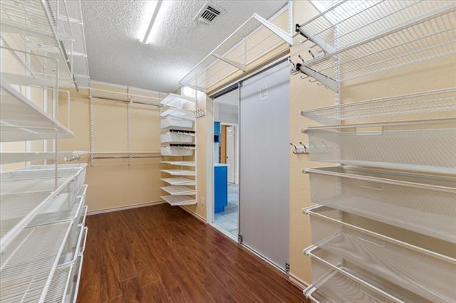 Building Photo - 6752 MacIntosh Dr
