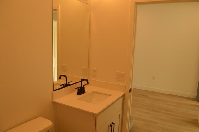 Building Photo - 477 Gold Coast Rd