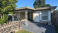 Building Photo - 147 Ave E SW