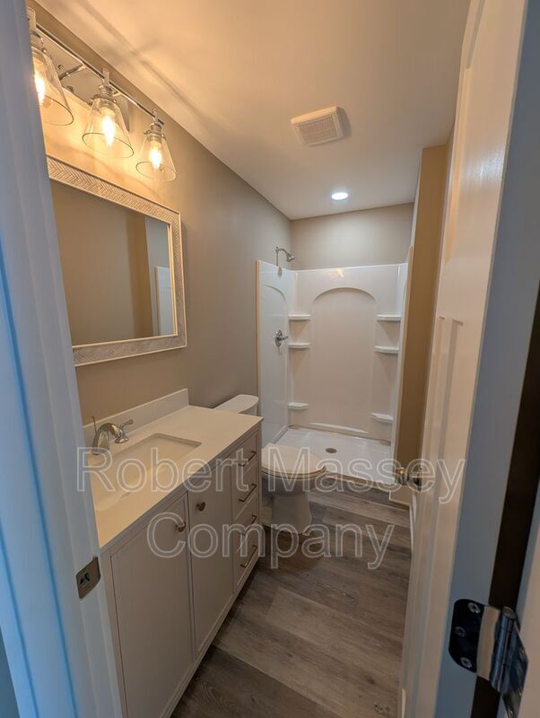 Building Photo - 1958 Bonnycastle Ave