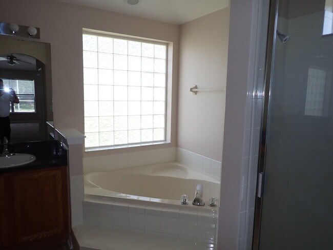 Building Photo - Pool home in Indian Trails