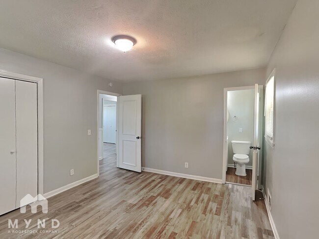 Building Photo - 411 Arrow Bend Rd