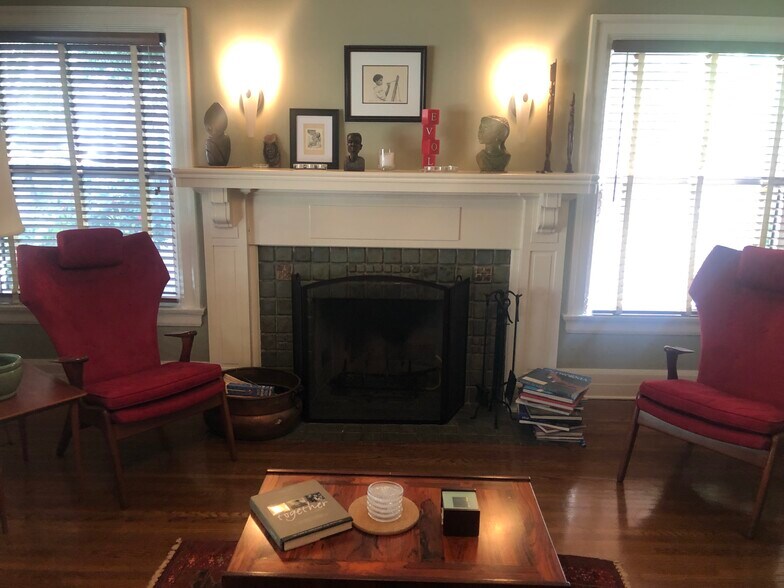 Living room wfireplace - 1959 N Catalina St