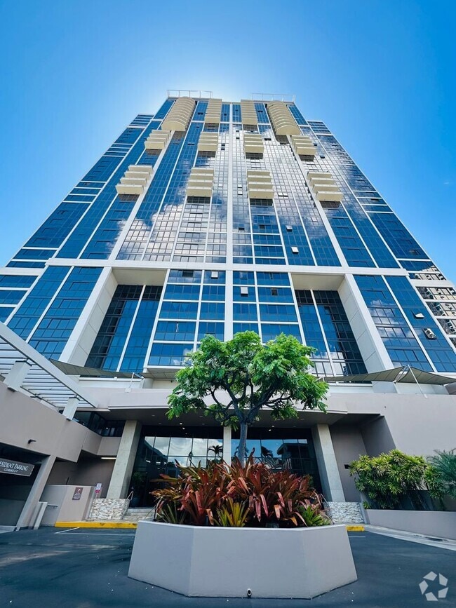 Building Photo - 2 Bedroom ,2 Bathroom, 2 Parking Condo (Ke...