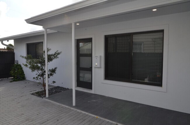 Building Photo - 515 Palmetto St