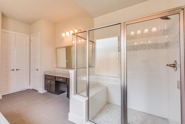 Building Photo - 76 Palmero Way