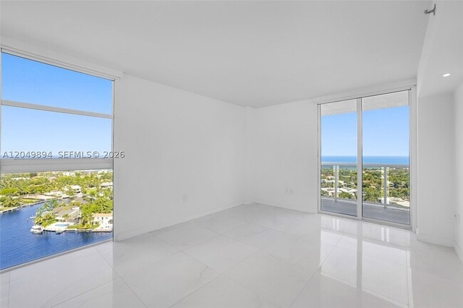 Building Photo - 20515 E Country Club Dr