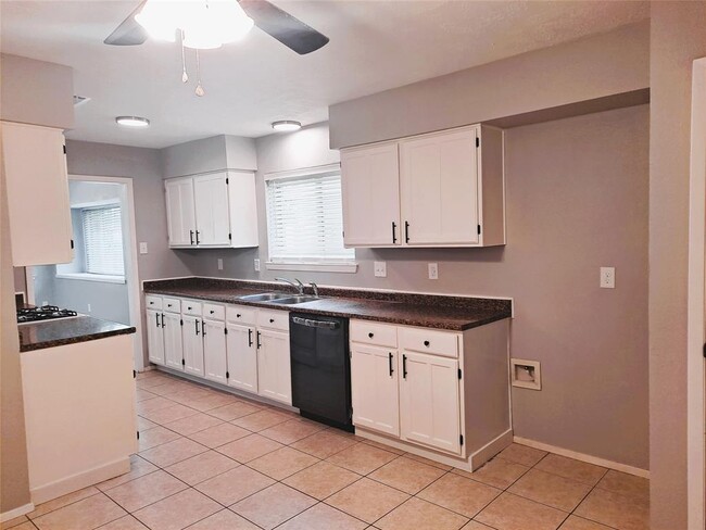 Building Photo - 18834 Pine Trace Ct