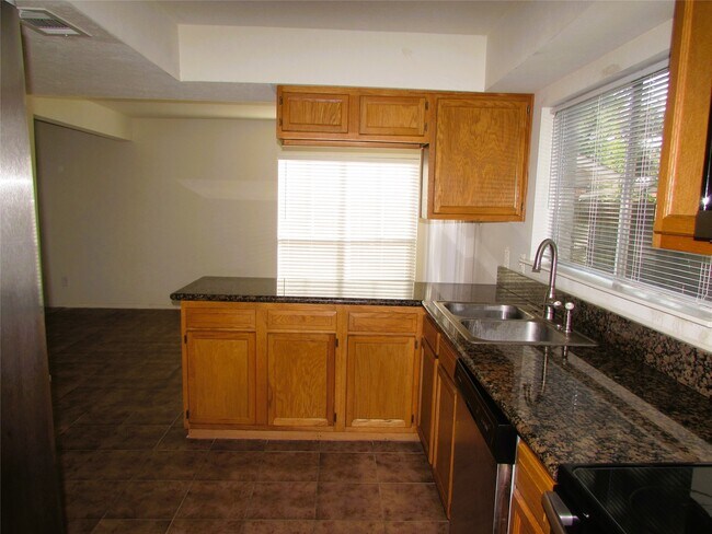 Building Photo - 16706 Running Quail Ct