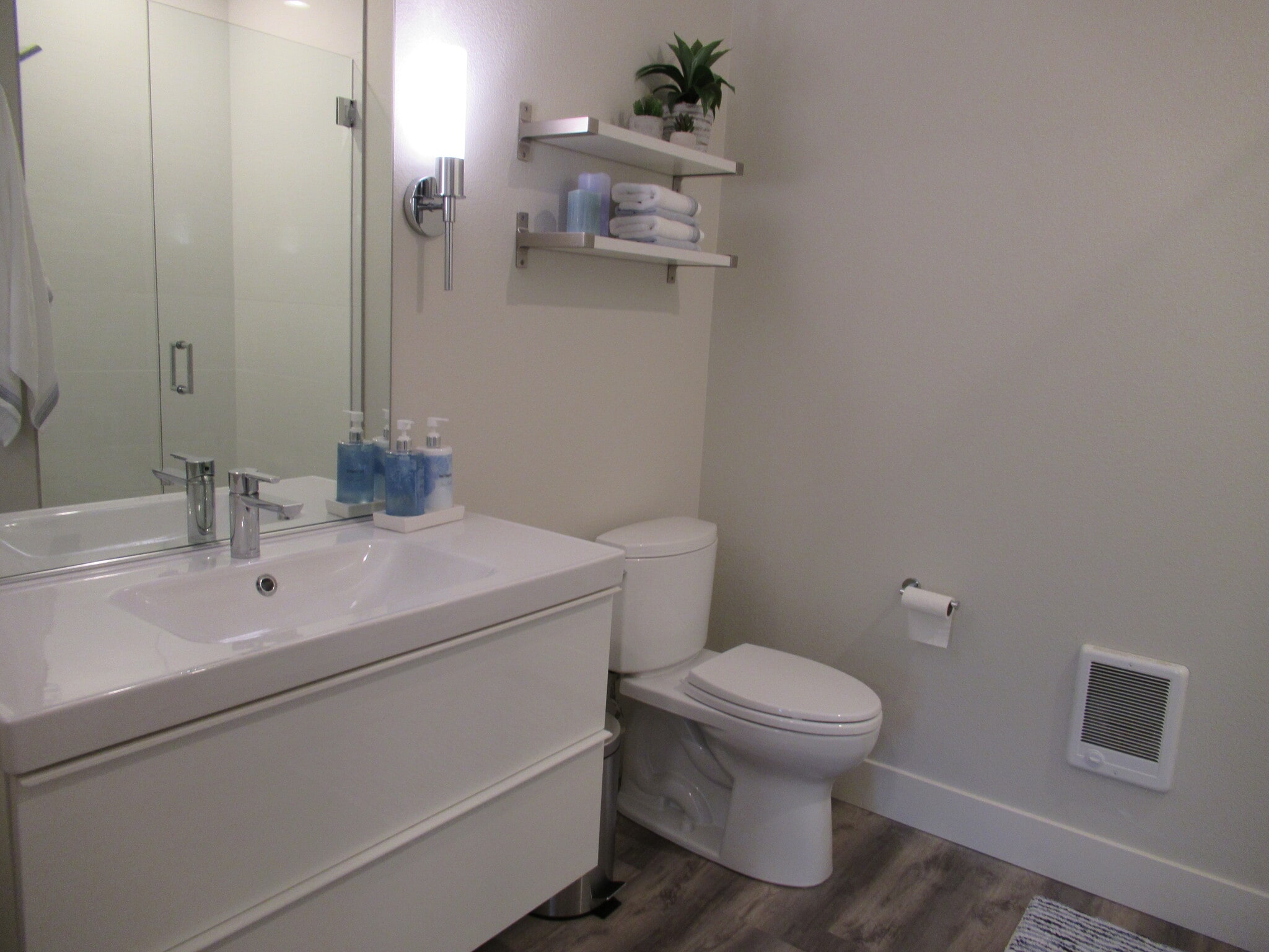 Building Photo - 1606 N Emerson St