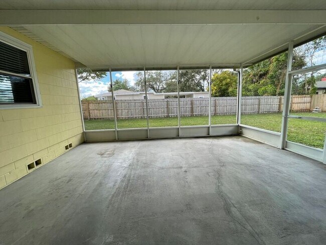 Building Photo - 1918 E Main St