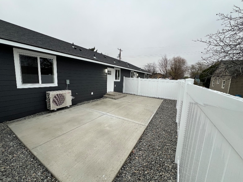 Building Photo - 1618 S 14th St