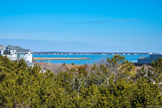 Building Photo - 902 Dune Rd