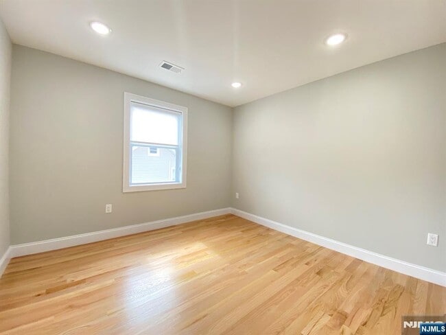 Building Photo - 105 Feronia Wy