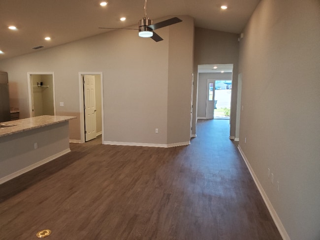 Building Photo - 6446 Polly Ln