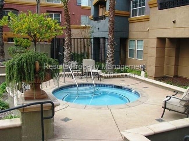 Building Photo - Excellent Natomas Townhouse