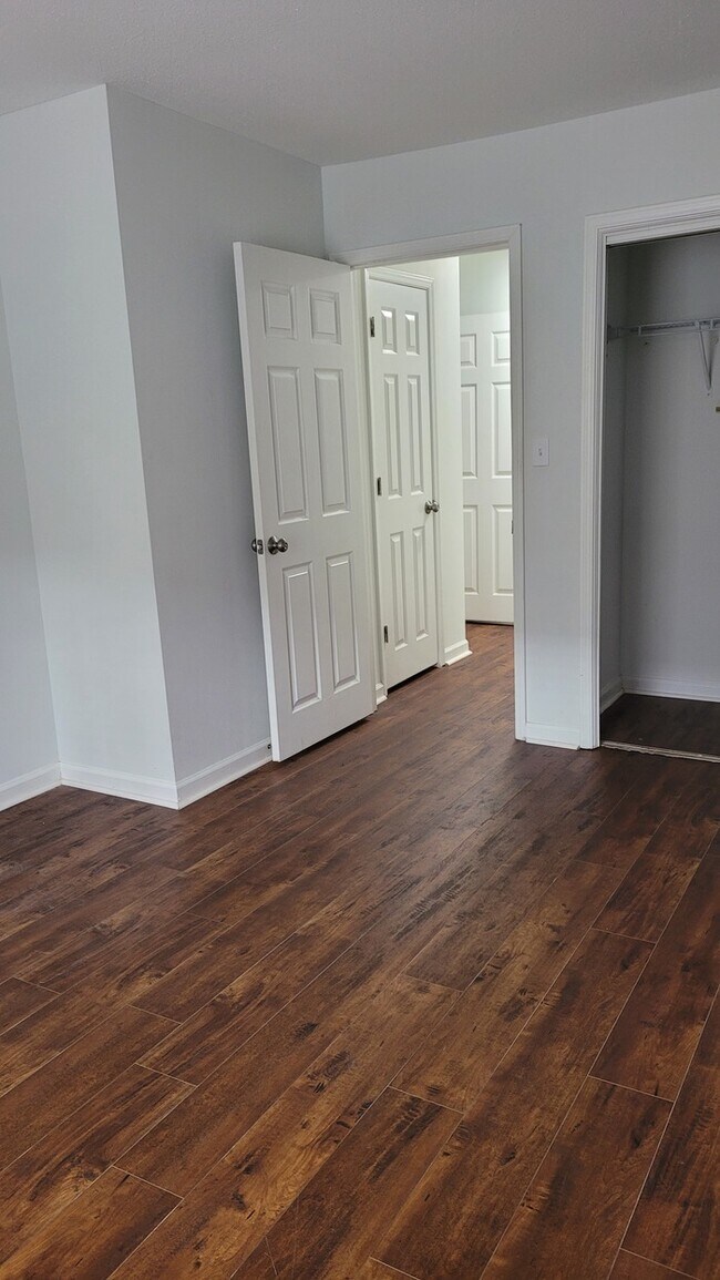 Building Photo - 2 bedroom 2 bath Condo in Lenox Heights, o...