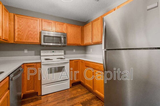 Building Photo - 333 S Tyler Rd
