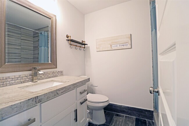 Building Photo - 2310 McDuffie St