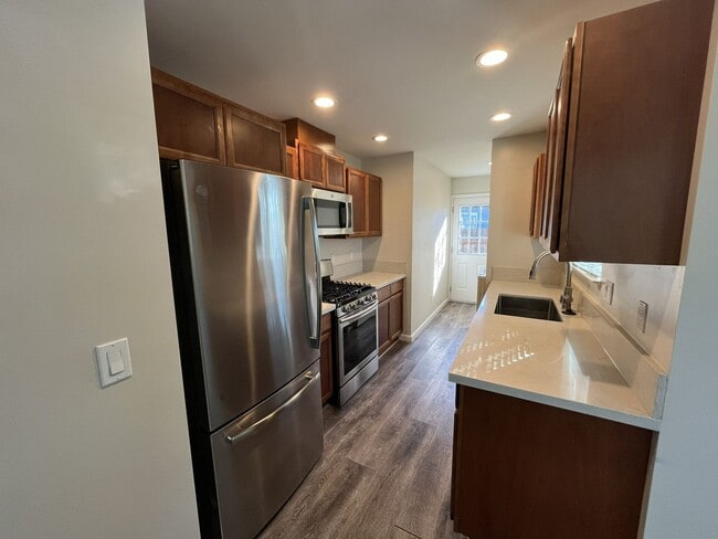 Building Photo - SAC T 2569